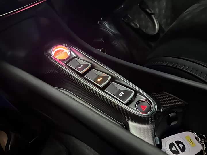 McLaren Artura 2023 2023款 3.0T Hybrid 标准型