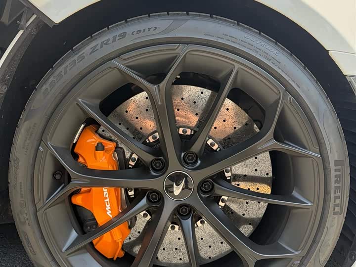 McLaren Artura 2023 2023款 3.0T Hybrid 标准型