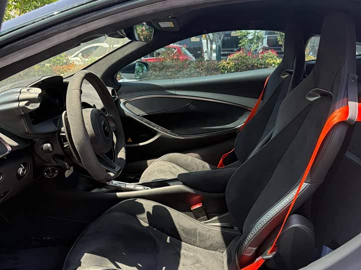 McLaren Artura 2023 2023款 3.0T Hybrid 标准型