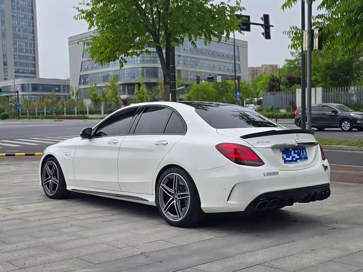 Zdjęcie 9 - Mercedes-Benz C-Class AMG