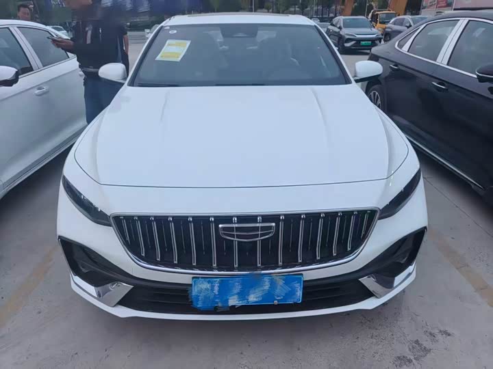Фото 2 - Geely Preface