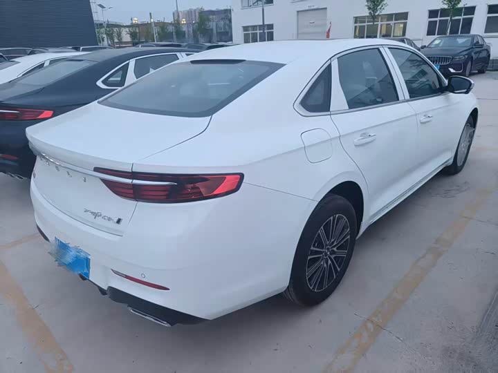Фото 9 - Geely Preface