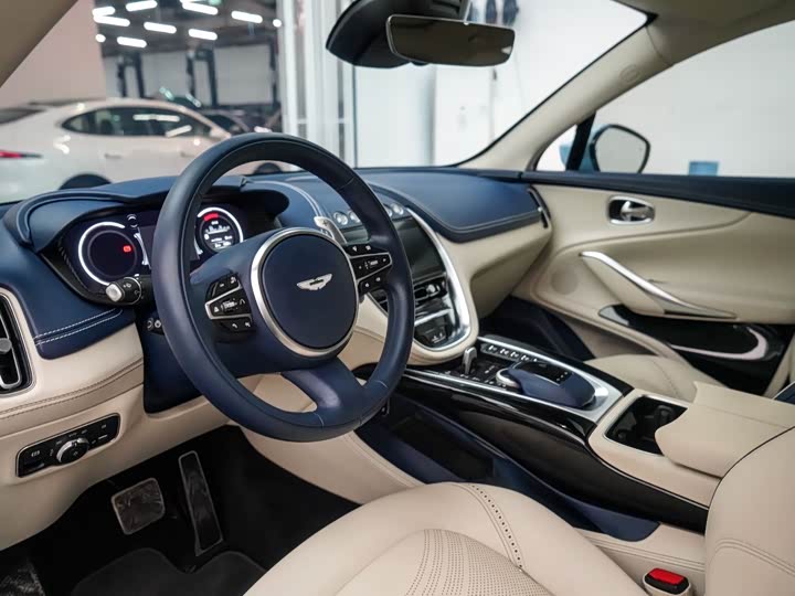 Фото 6 - Aston Martin DBX