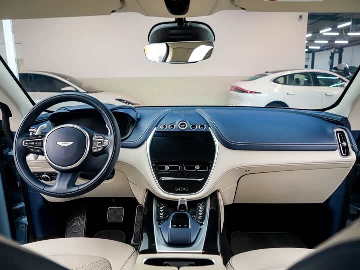 Фото 7 - Aston Martin DBX