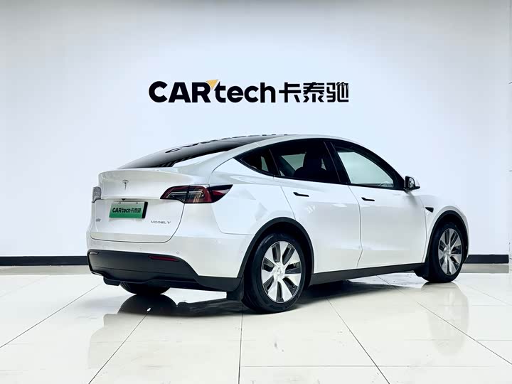 Фото 3 - Tesla Model Y