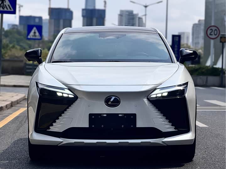 2023 Lexus RZ