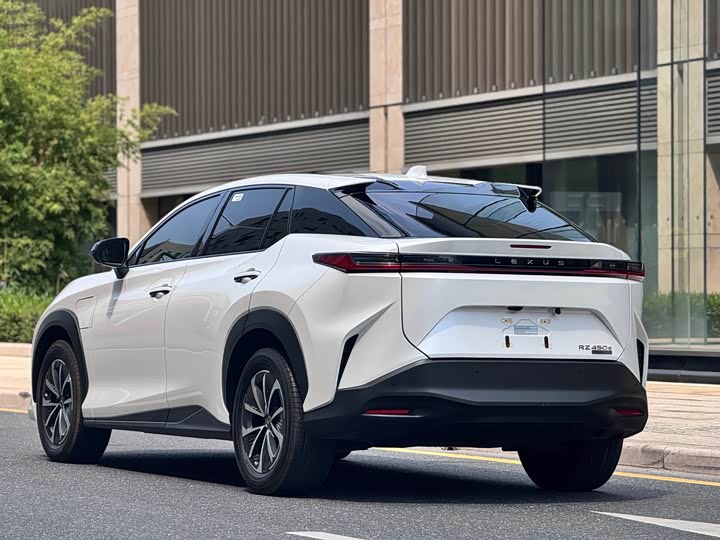 2023 Lexus RZ