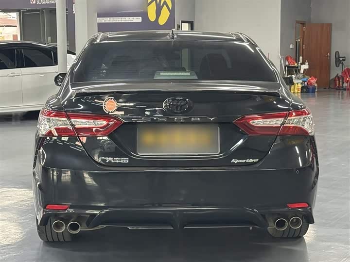Фото 5 - Toyota Camry