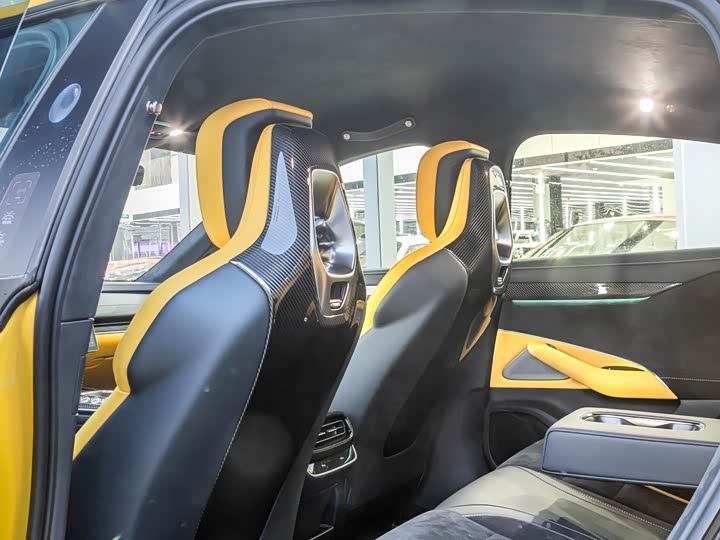 Фото 5 - Xiaomi SU7 Ultra