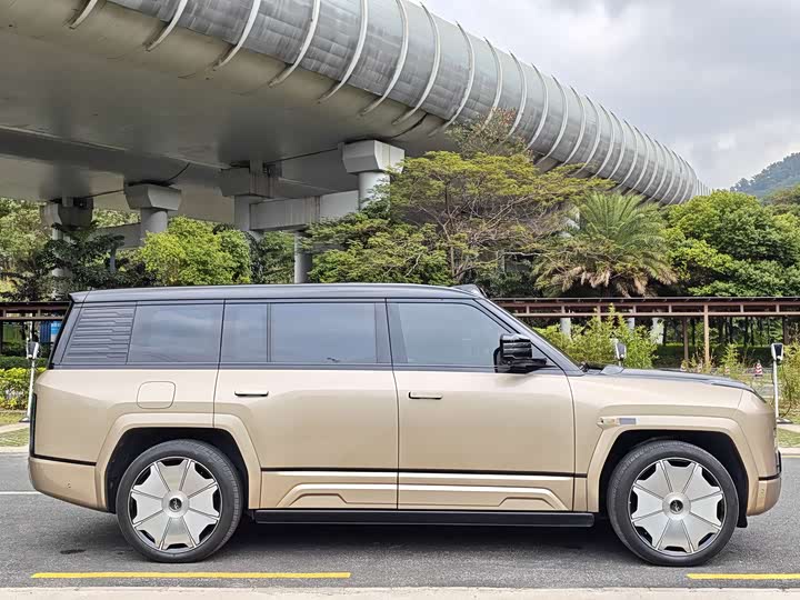 BYD Yangwang U8 2025 2025款 鼎世版