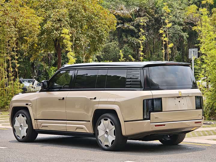 BYD Yangwang U8 2025 2025款 鼎世版