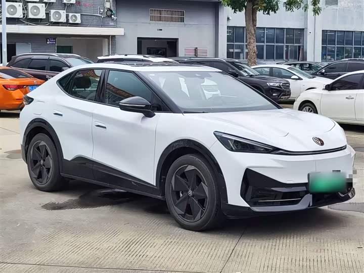 2025 Volkswagen ID.Unyx 06