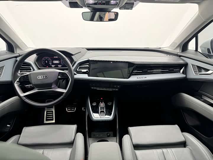 Фото 8 - Audi Q5 e-tron