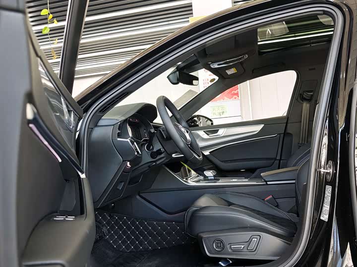 Audi A6L 2026 2026款 45 TFSI 臻选动感型