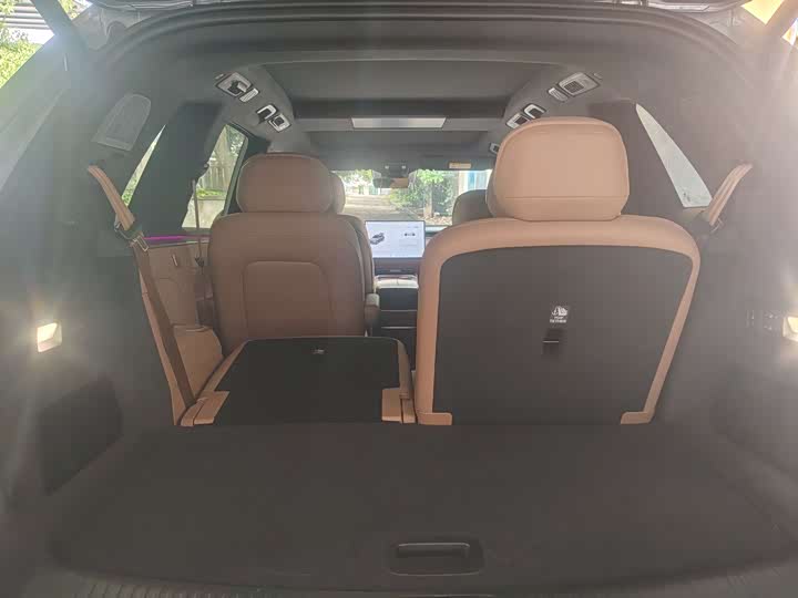 Photo 9 - Nio Onvo L90