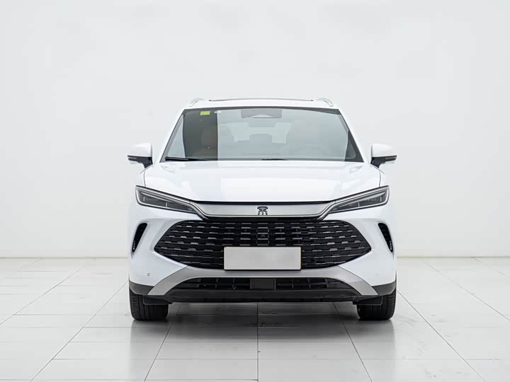 Photo 2 - BYD Song L DM-i Hybrid