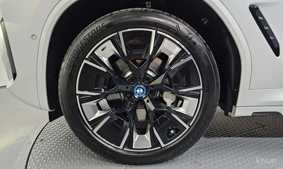 BMW iX3 2021 M Sports