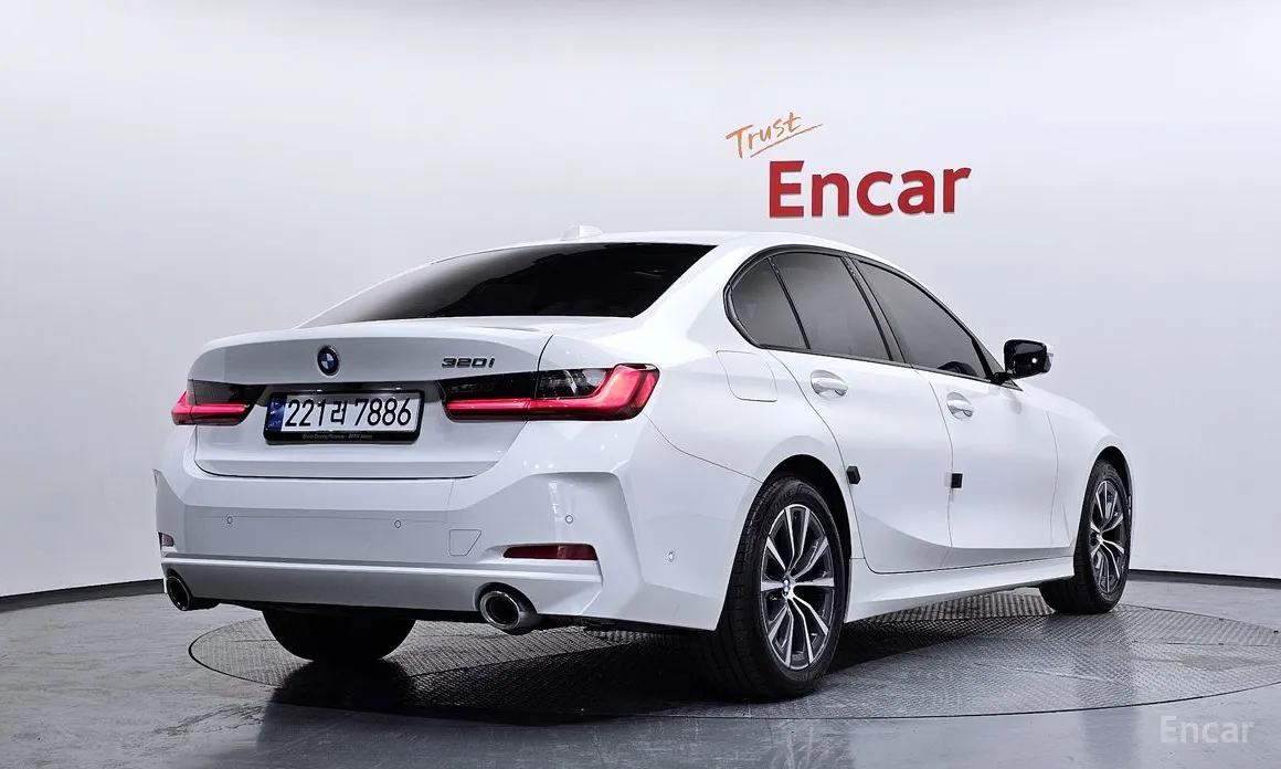 Фото 2 - BMW 3 Series