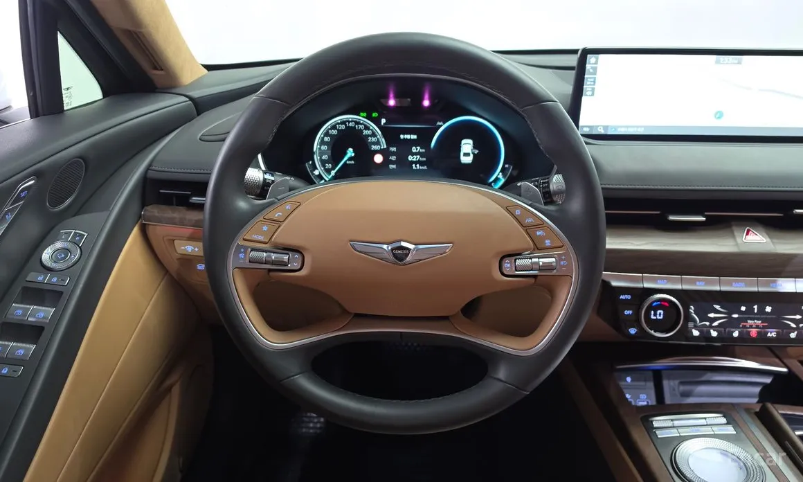 Фото 13 - Genesis G80
