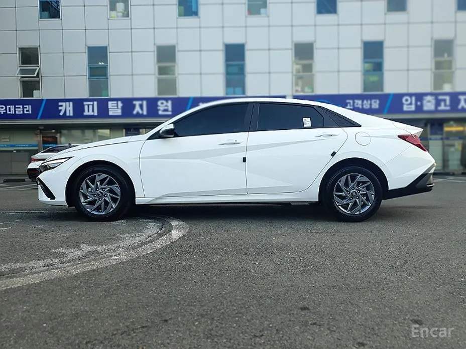 Фото 4 - Hyundai Avante