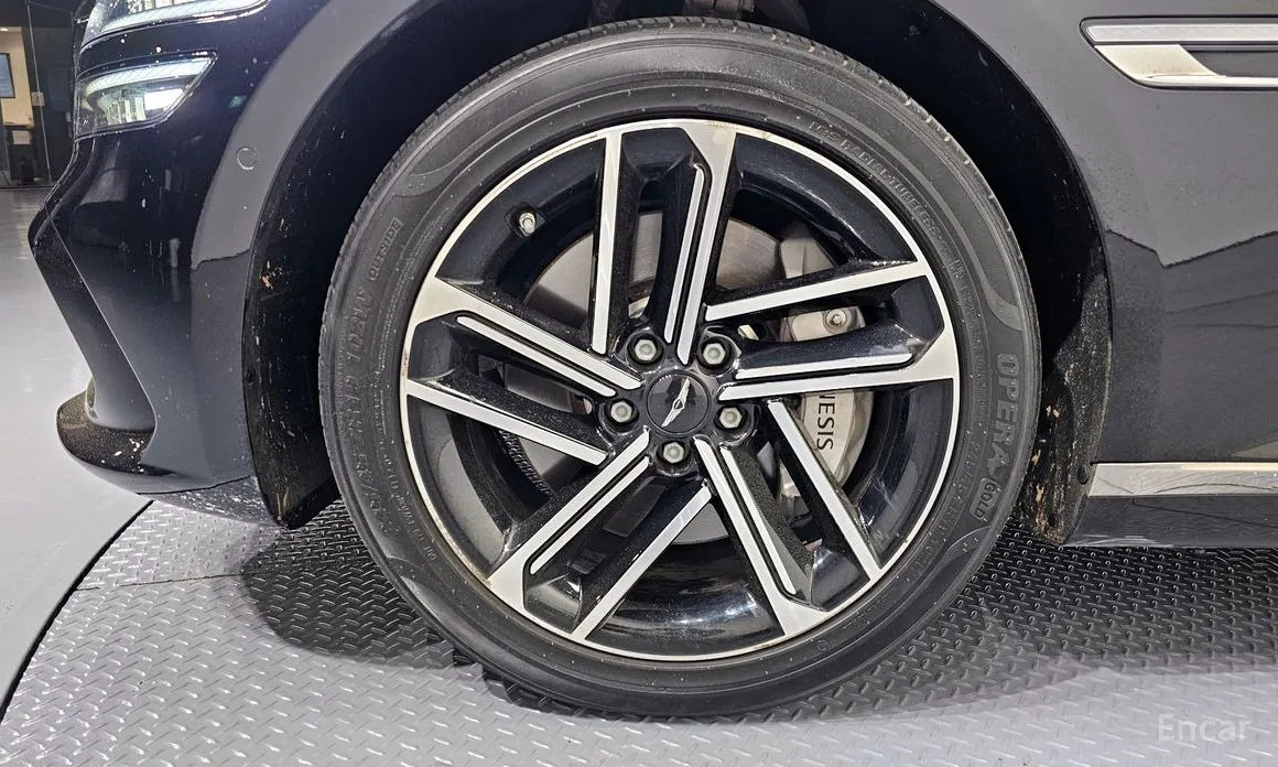 Фото 5 - Genesis G80