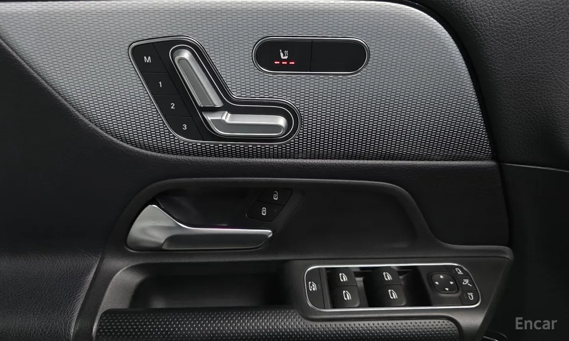 Mercedes-Benz GLB-Class 2020 GLB200 d