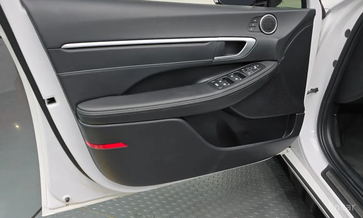 Фото 24 - Hyundai Sonata