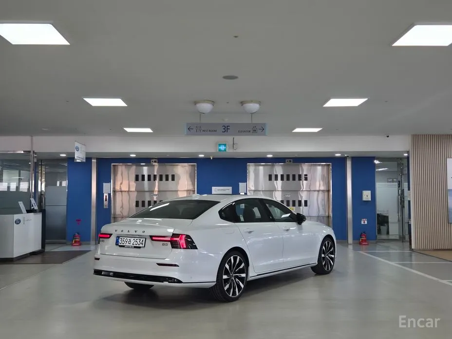 Volvo S90 2016 B5 Ultra Dark