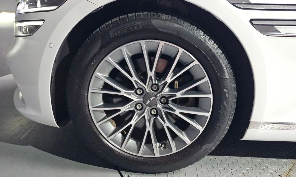 Фото 5 - Genesis G80