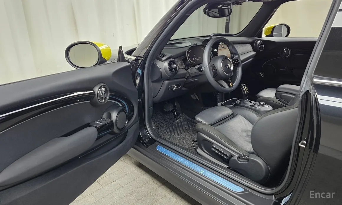 Photo 10 - Mini Cooper