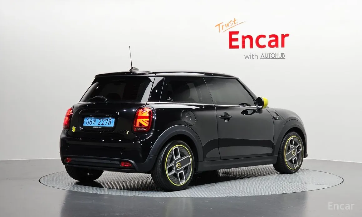 Photo 2 - Mini Cooper
