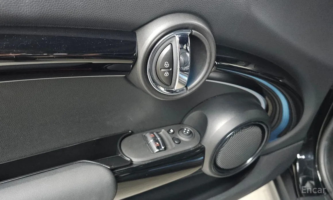 Photo 31 - Mini Cooper