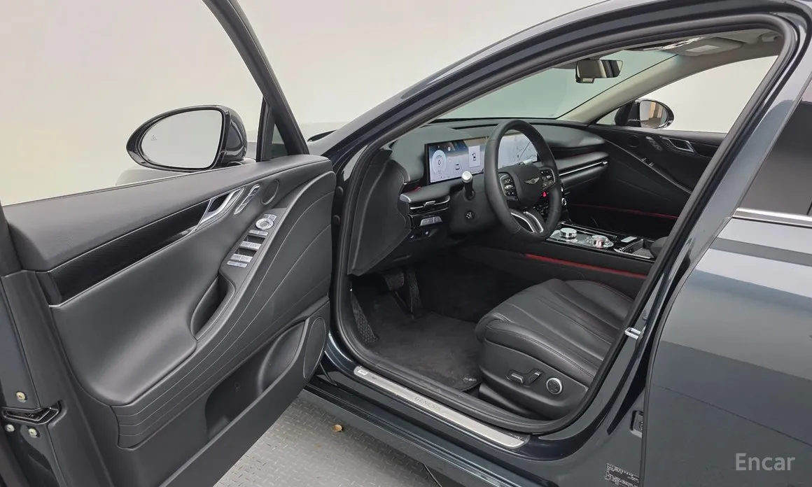 Фото 10 - Genesis G80