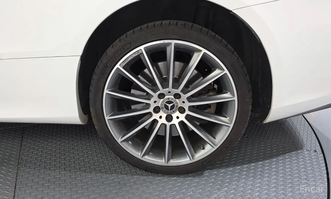 Фото 21 - Mercedes-Benz E-Class
