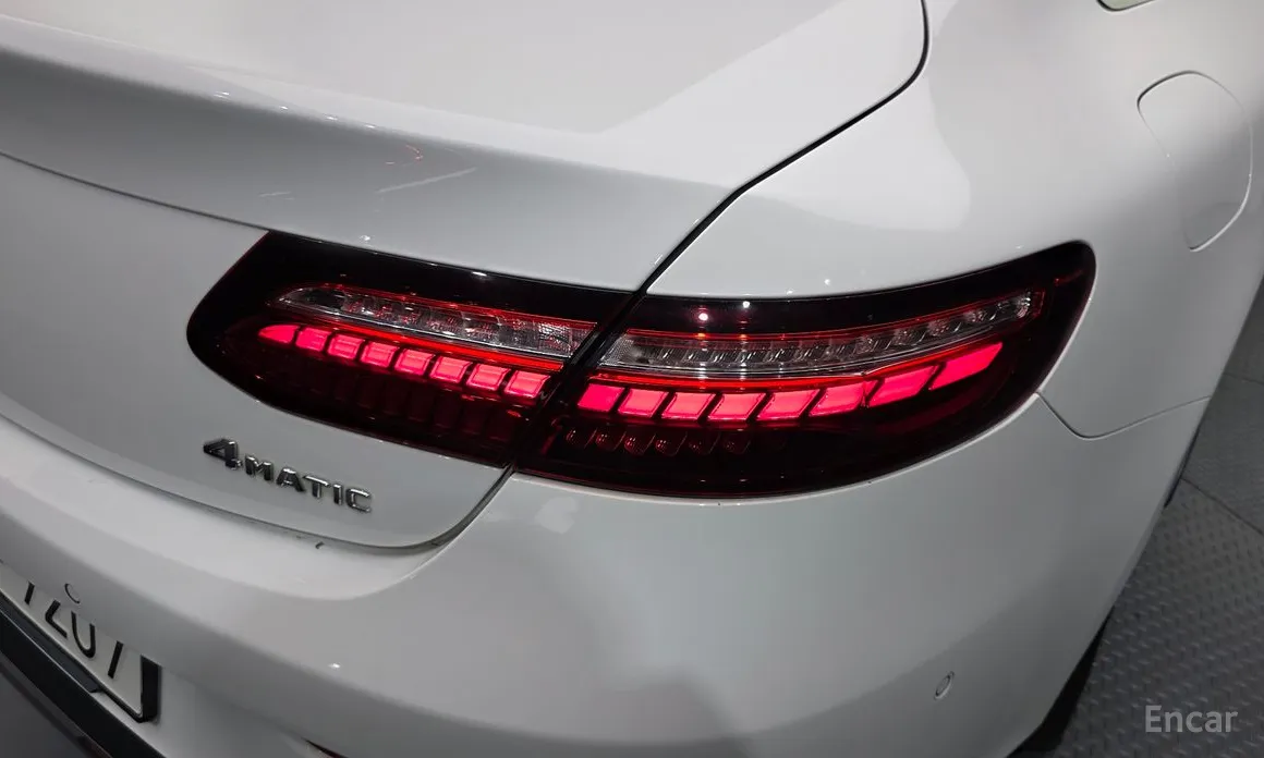 Фото 23 - Mercedes-Benz E-Class