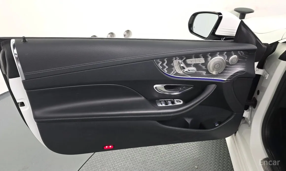 Фото 24 - Mercedes-Benz E-Class