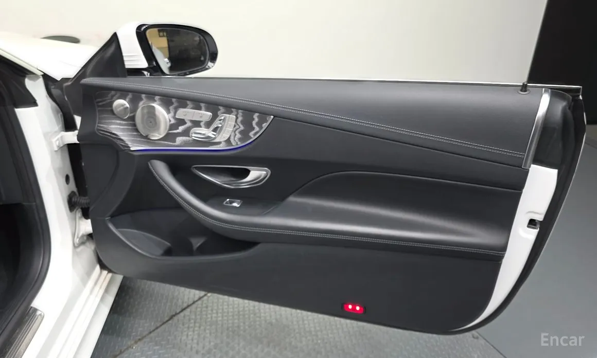 Фото 25 - Mercedes-Benz E-Class