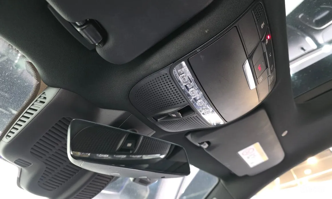 Фото 33 - Mercedes-Benz E-Class