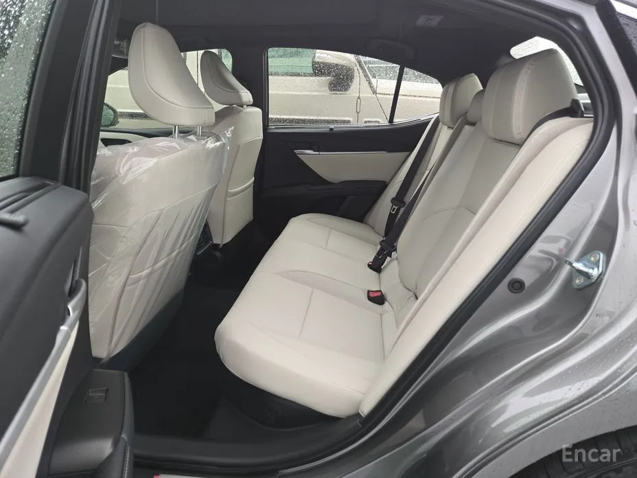 Toyota Camry 2024 2.5 XLE Premium Hybrid
