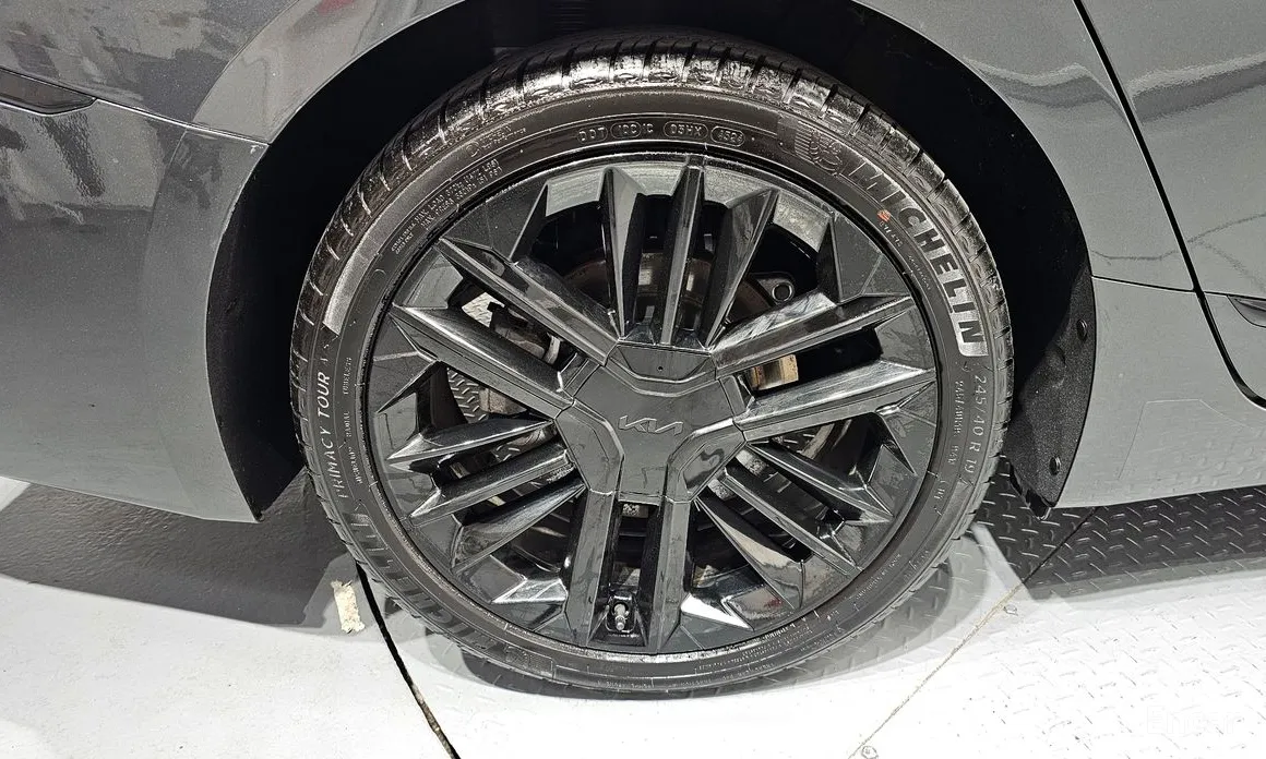 Kia K8 2024 Signature Black