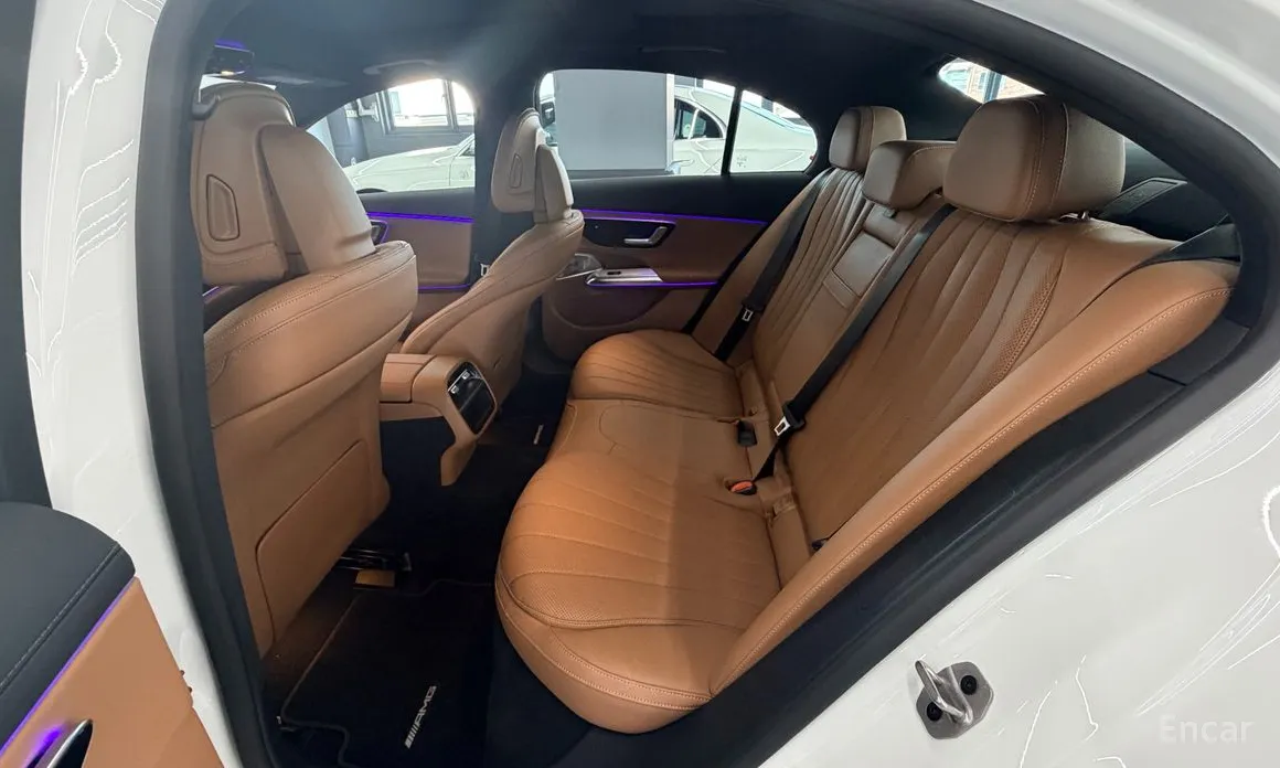 Mercedes-Benz E-Class 2024 E300 4MATIC AMG Line