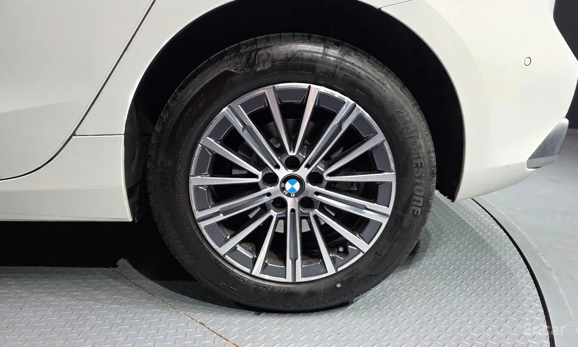 BMW 2 Series 2022 220i Luxury