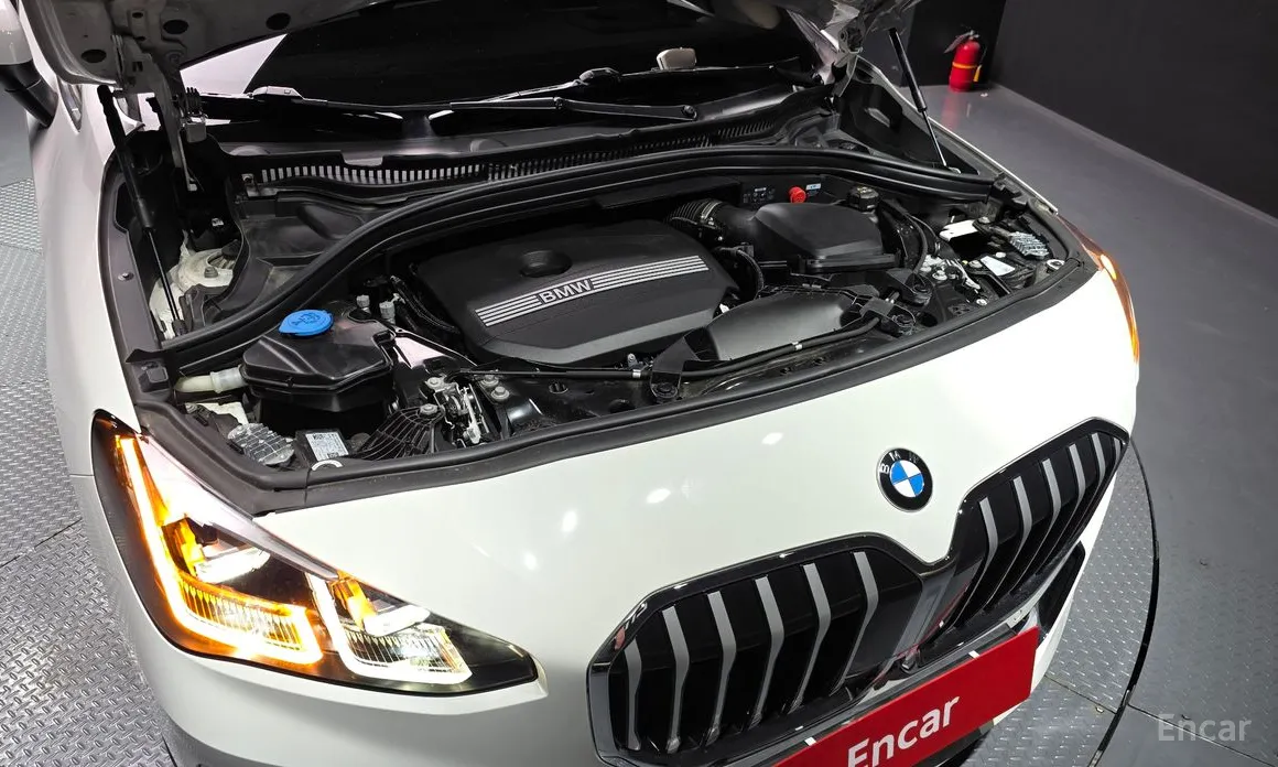 BMW 2 Series 2022 220i Luxury