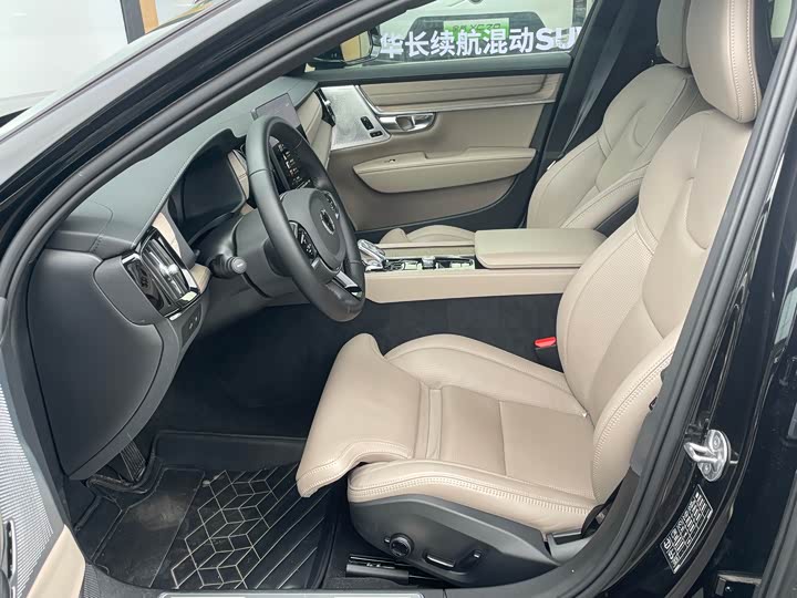 Volvo S90 Hybrid 2026 2026款 插电式混动 四驱长续航智雅豪华版