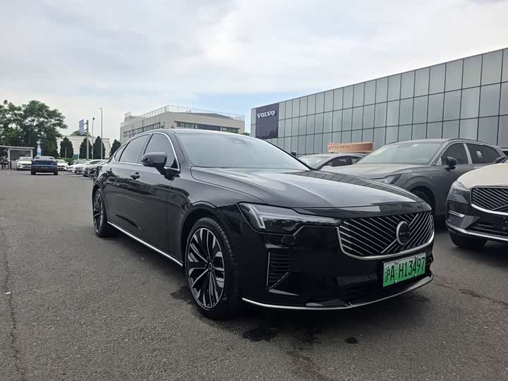 2026 Volvo S90 Hybrid