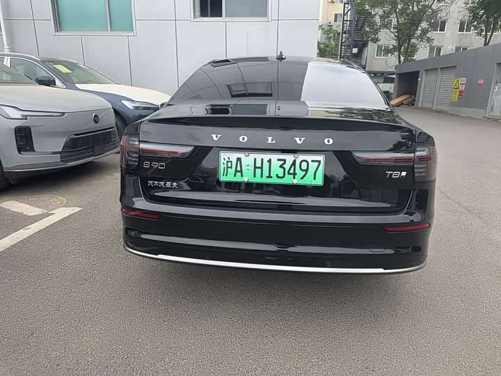 Volvo S90 Hybrid 2026 2026款 插电式混动 四驱长续航智雅豪华版
