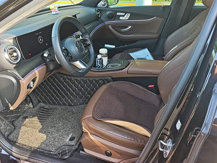 Zdjęcie 9 - Mercedes-Benz E-Class