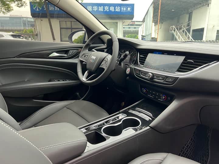 Фото 9 - Buick Regal