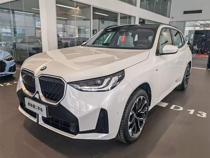 BMW X3 2026 2026款 xDrive30L 领先型 M运动曜夜套装