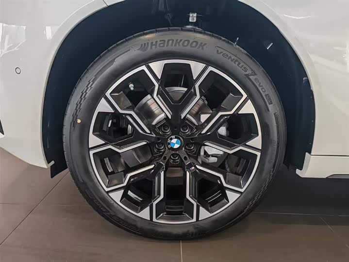 BMW X3 2026 2026款 xDrive30L 领先型 M运动曜夜套装